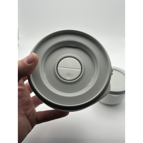 Rubbermaid Fasten + Go Soup Container Kit With Travel Strap - Pre Owned - Picture 3 of 6